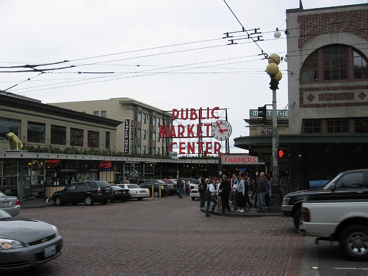 01 Pike Place Fish Market.JPG